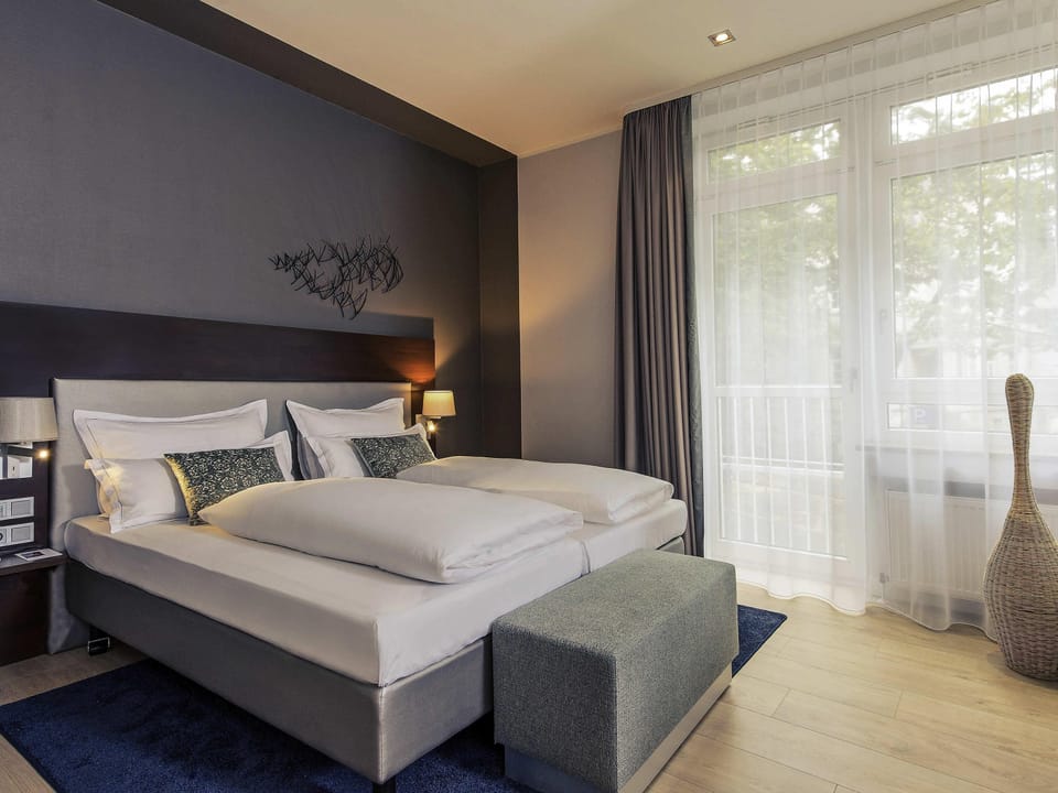 Apartment, 1 Double Bed | Hypo-allergenic bedding, Select Comfort beds, in-room safe, desk
