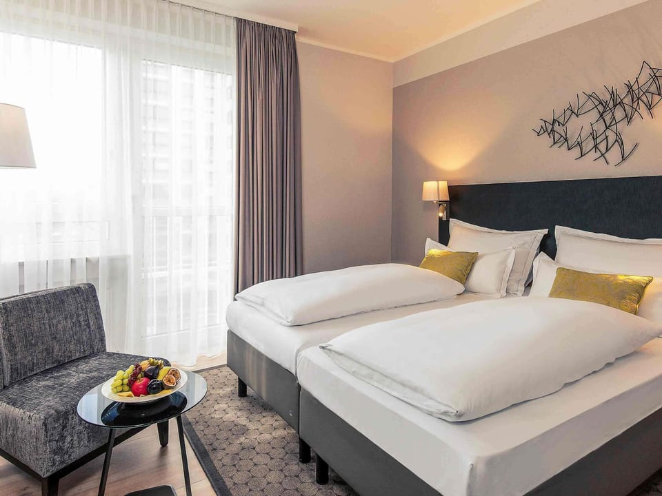 Standard Twin Room, Annex Building | Hypo-allergenic bedding, Select Comfort beds, in-room safe, desk