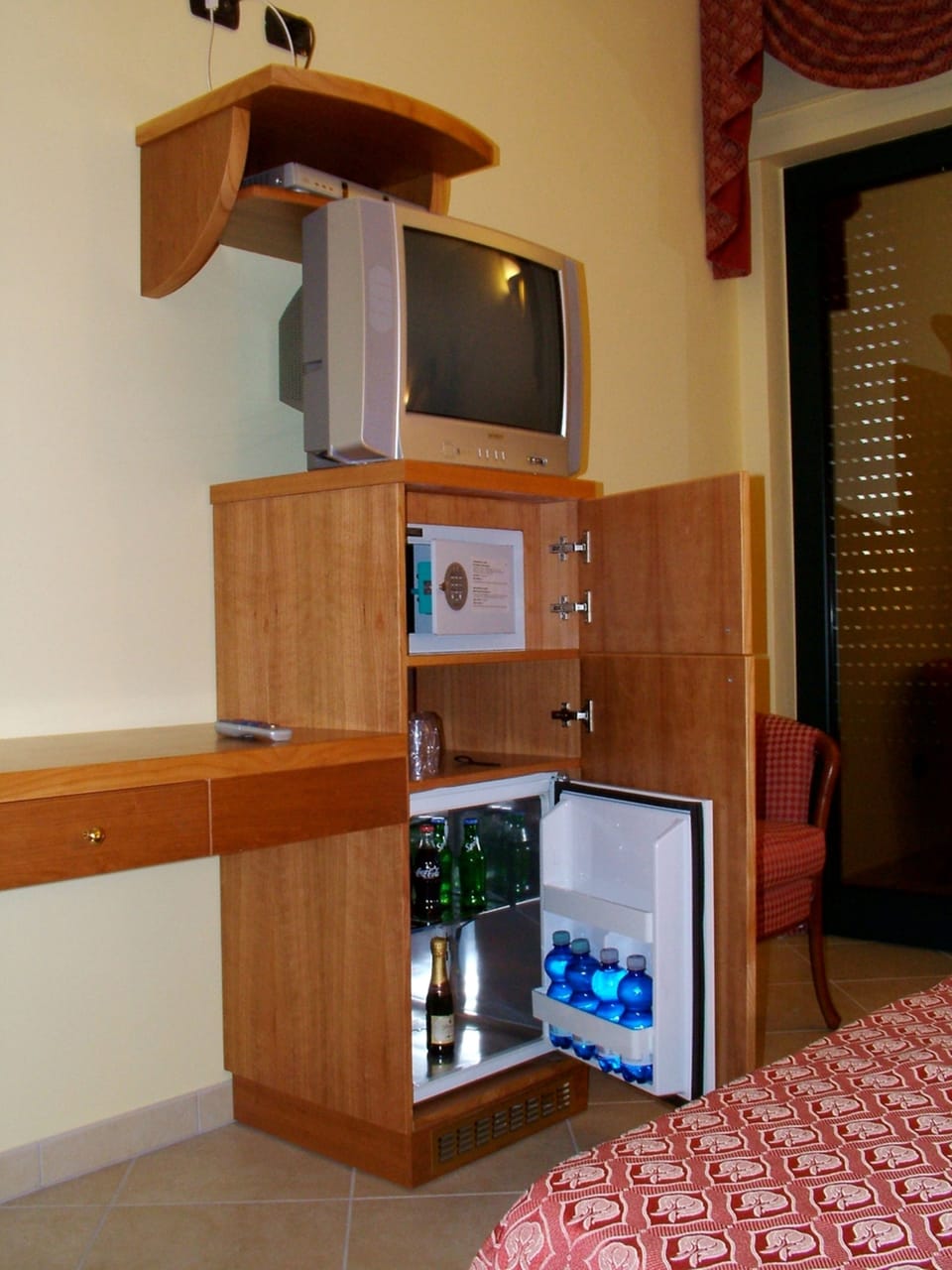 Mini-refrigerator