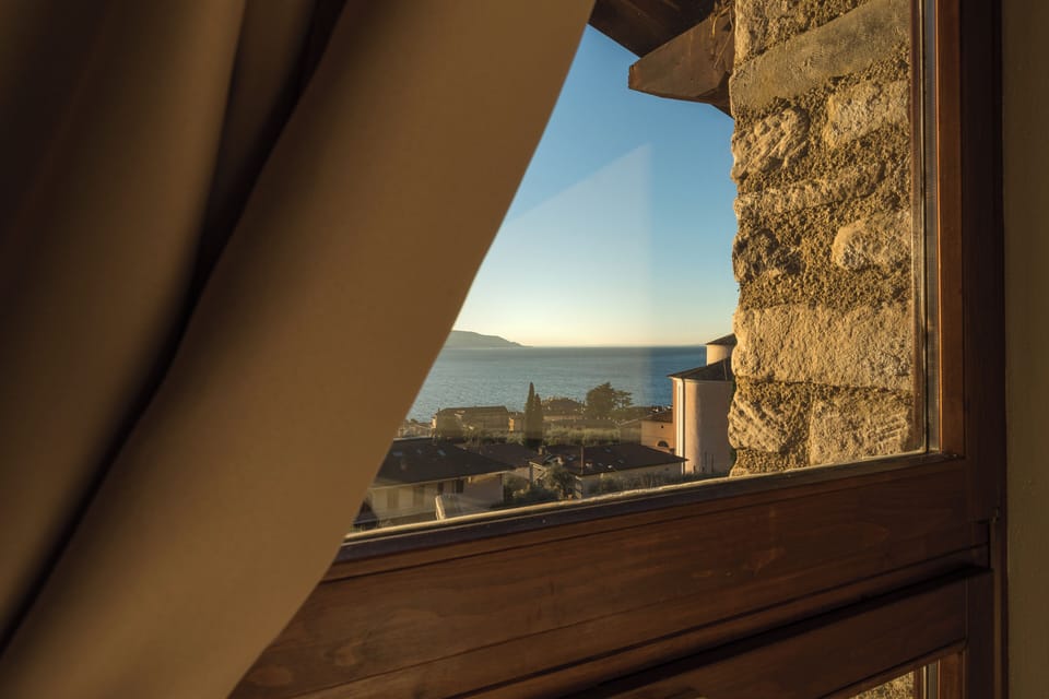Apartment, 2 Bedrooms, Balcony, Lake View | In-room safe, free WiFi, bed sheets