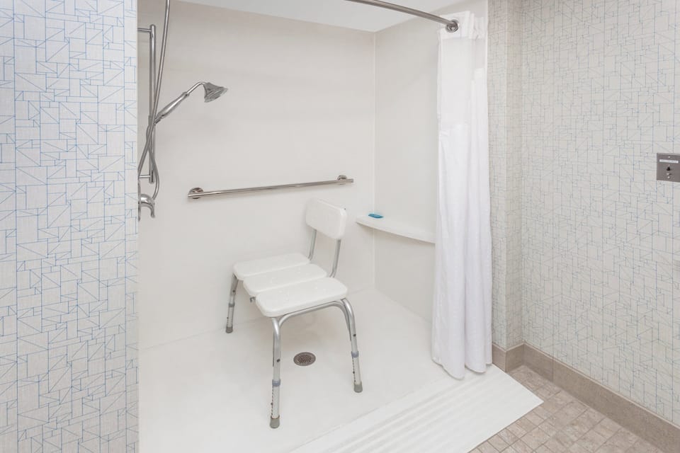 Standard Room, 2 Queen Beds, Accessible (Comm, Mobility, Roll Shwr) | Bathroom | Hair dryer, towels