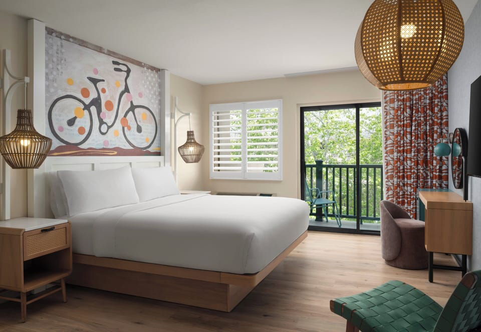 Hypo-allergenic bedding, in-room safe, desk, soundproofing