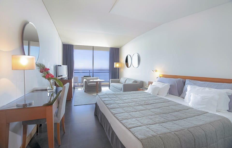 In-room safe, desk, soundproofing, free WiFi