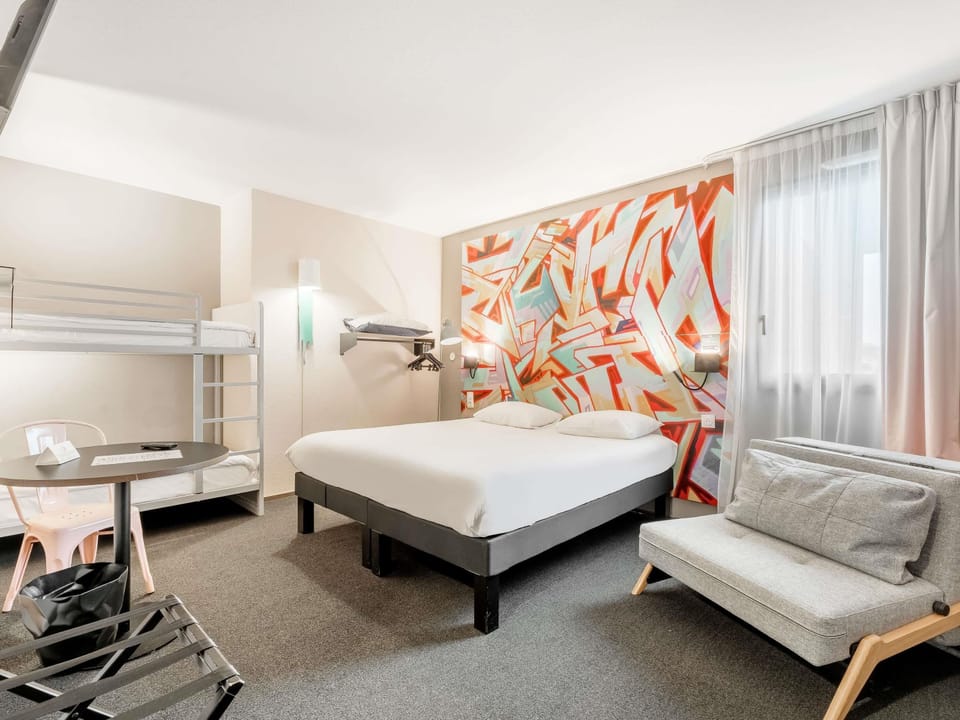 Family Room, 2 Double Beds | Premium bedding, free WiFi, bed sheets