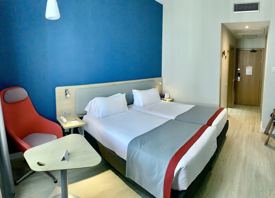 Premium bedding, in-room safe, desk, soundproofing