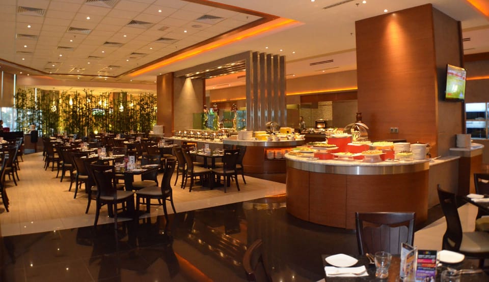 Daily buffet breakfast for a fee