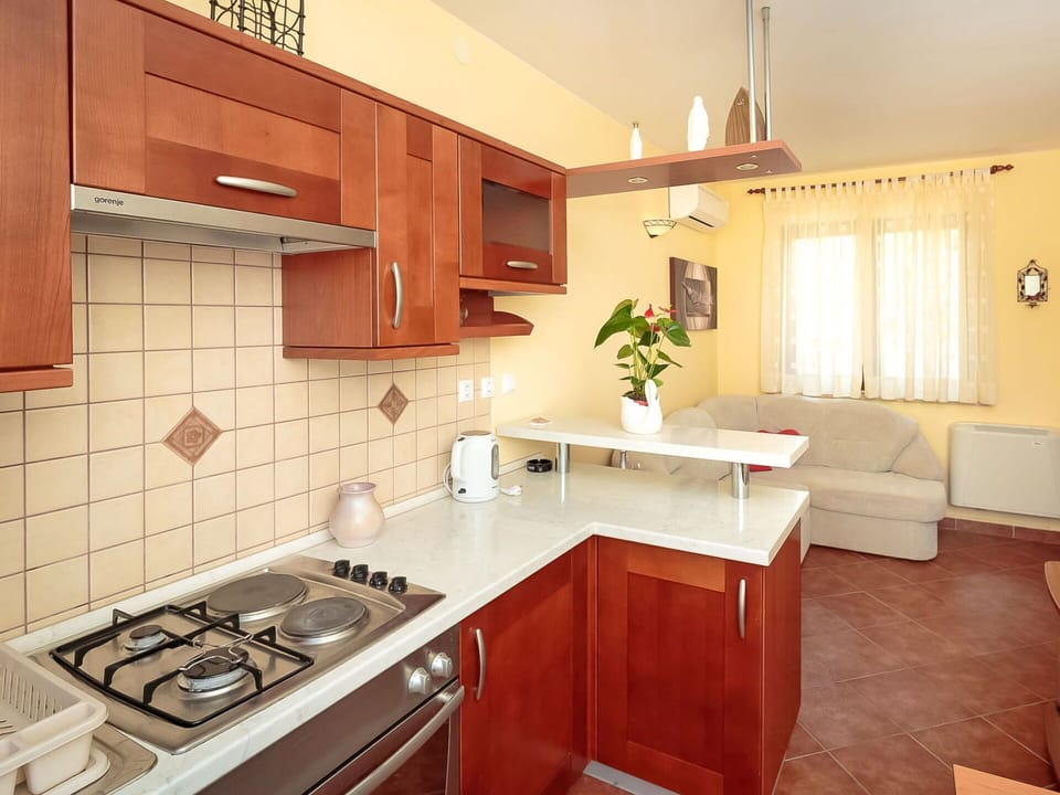 Countertop, Property, Room, Cabinetry, Furniture, Kitchen, Building, Sink, Interior Design, House