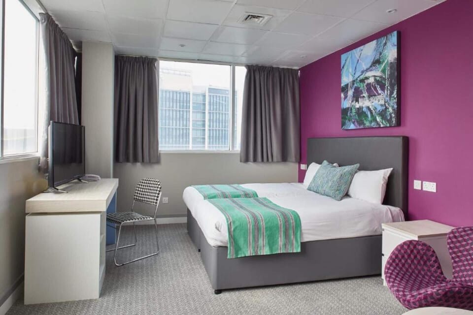 Deluxe Twin Room with View | Hypo-allergenic bedding, desk, blackout drapes, soundproofing