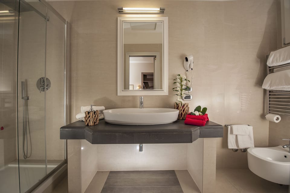 Standard Double or Twin Room | Bathroom | Designer toiletries, hair dryer, bathrobes, slippers