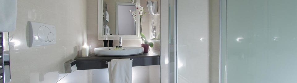 Superior Double Room | Bathroom | Designer toiletries, hair dryer, bathrobes, slippers