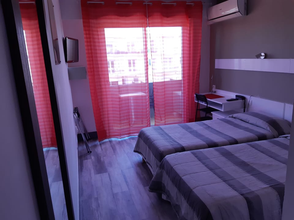 Basic Twin Room | Select Comfort beds, in-room safe, individually furnished, desk