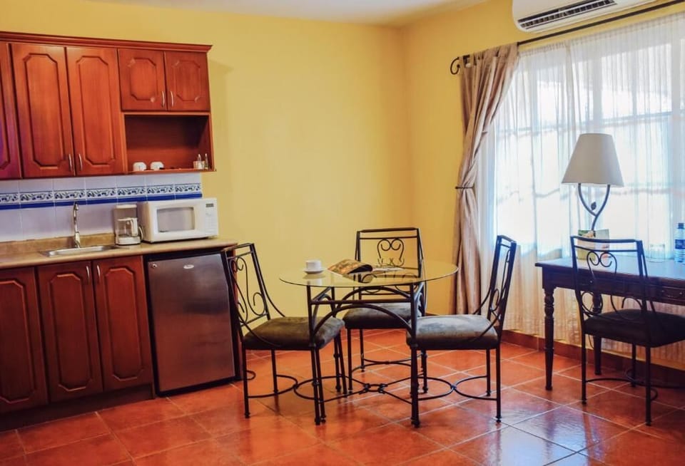 Studio Suite | Living area | Plasma TV