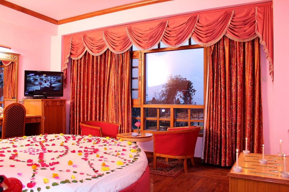 Honeymoon Suite | In-room safe, desk, soundproofing, iron/ironing board (on request)