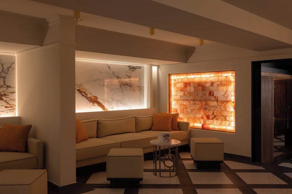 Sauna, steam room, body treatments, 3 treatment rooms, massages