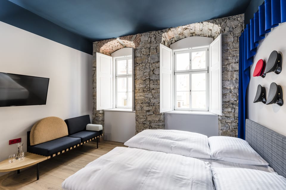 Deluxe Double Room | Hypo-allergenic bedding, minibar, in-room safe, individually furnished