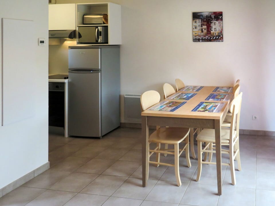 Room, Floor, Furniture, Property, Table, Building, Flooring, Real Estate, Interior Design, House