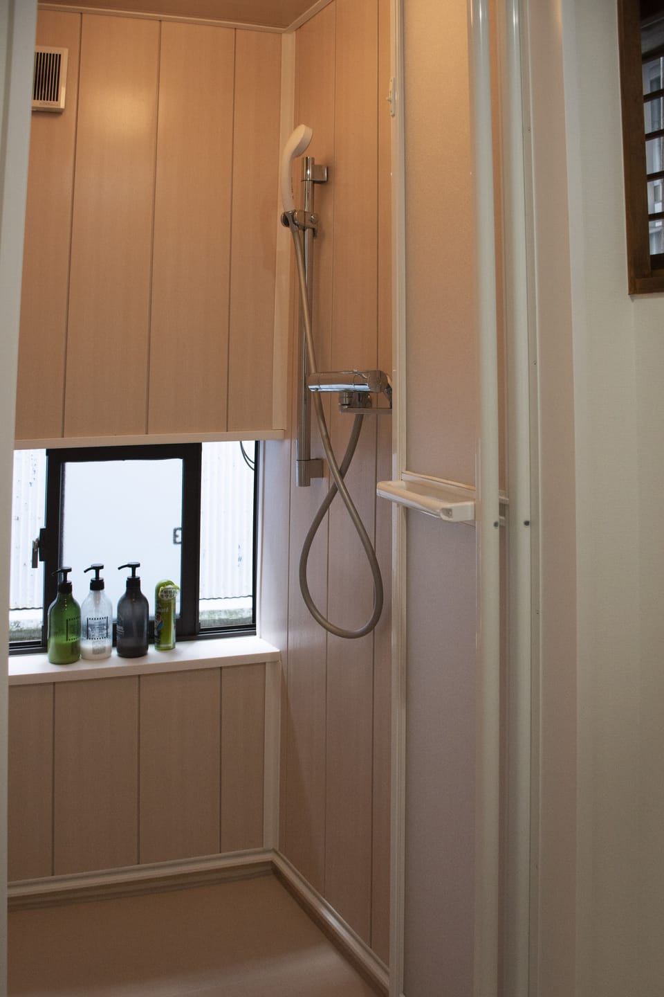 Bathroom shower