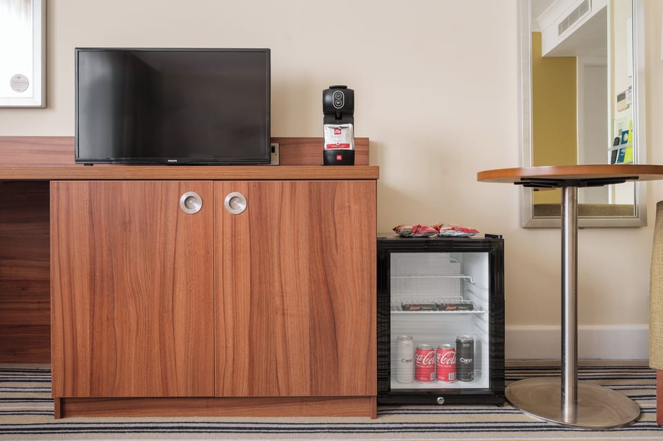 In-room safe, desk, soundproofing, iron/ironing board