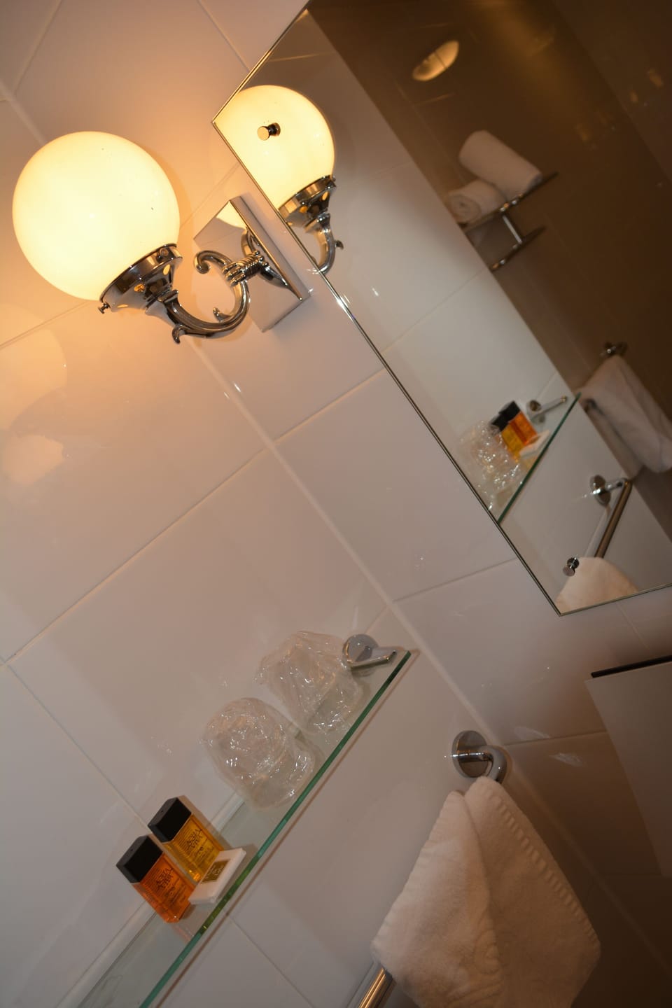 Family Room, Multiple Beds, Non Smoking | Bathroom | Combined shower/tub, free toiletries, hair dryer, towels