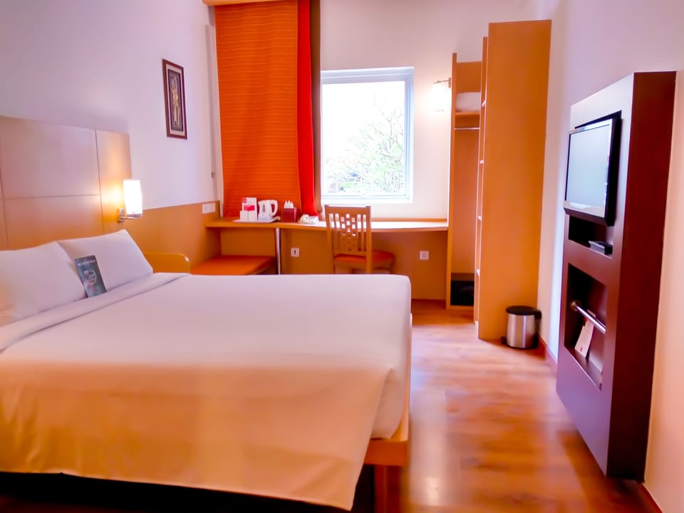 In-room safe, desk, soundproofing, iron/ironing board