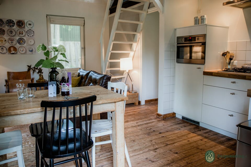 House | Private kitchen | Oven, stovetop, highchair