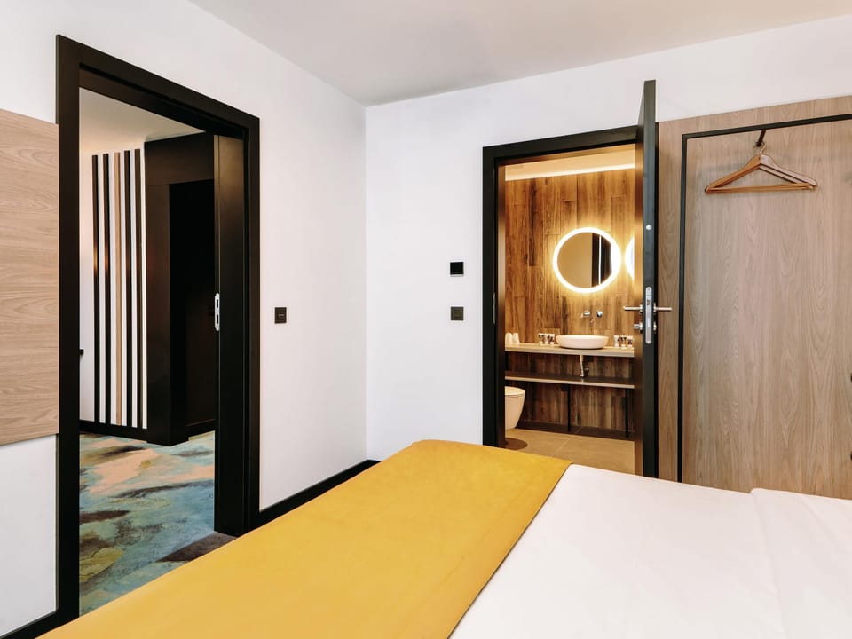 Minibar, desk, laptop workspace, soundproofing
