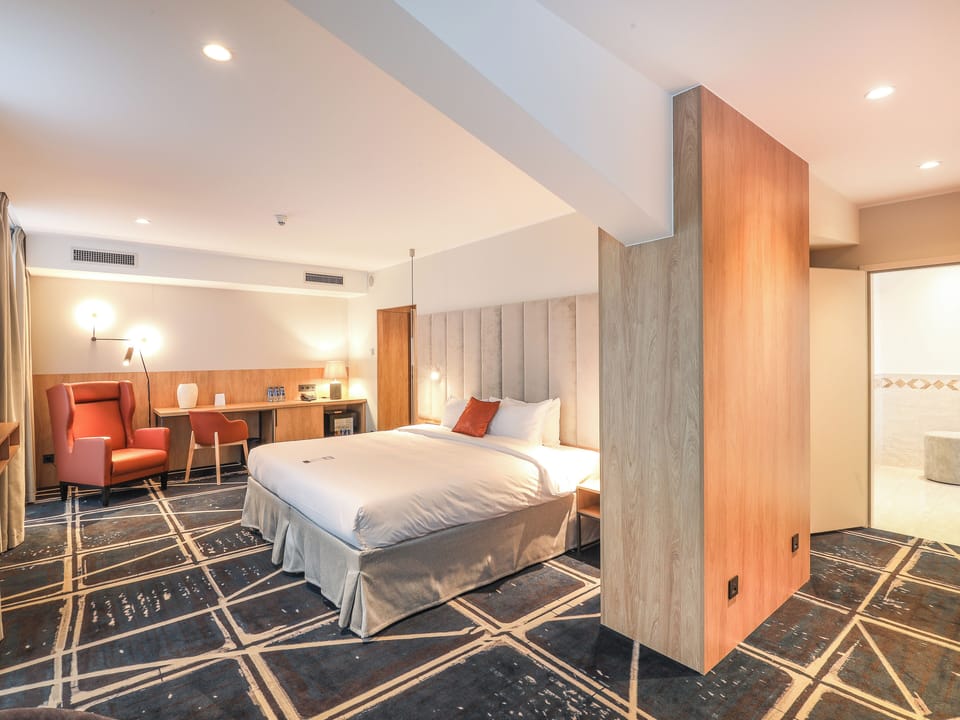 Presidential Suite, 1 King Bed | Premium bedding, minibar, in-room safe, desk