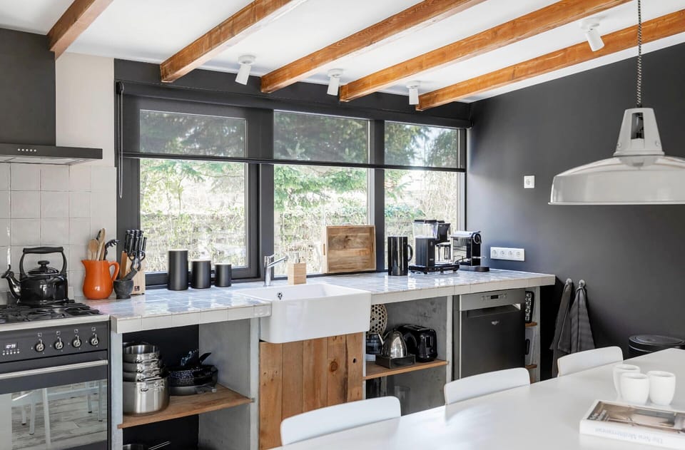 House | Private kitchen | Fridge, stovetop, highchair