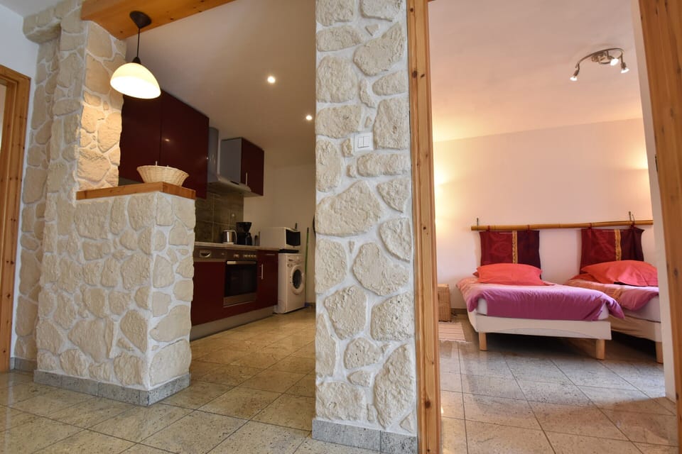 House | 2 bedrooms, individually furnished, bed sheets