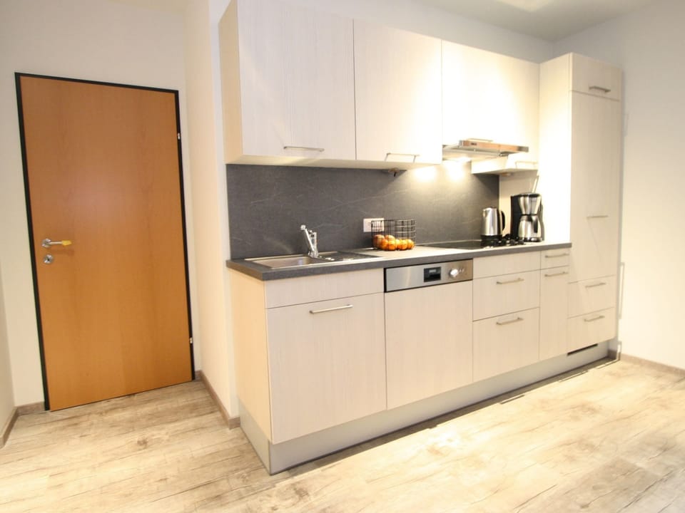 Apartment | Private kitchen | Microwave, coffee/tea maker