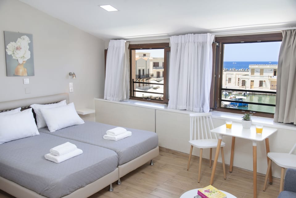 Superior Room, Refrigerator, Harbor View | Individually decorated, desk, blackout drapes, soundproofing