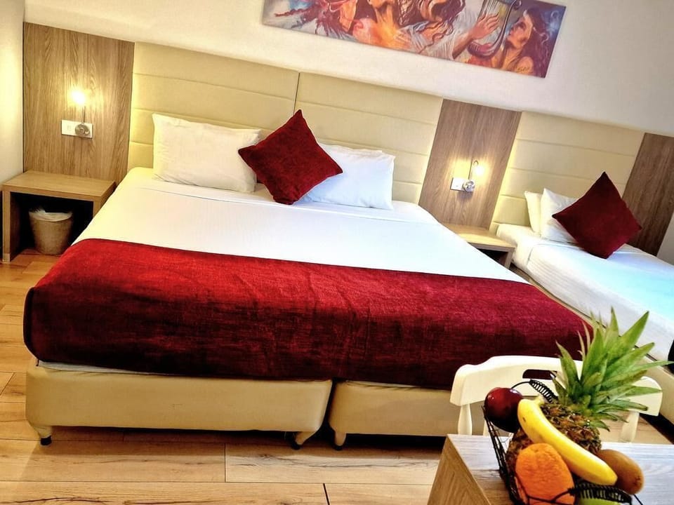 Basic Twin Room, Balcony, Garden View | In-room safe, desk, soundproofing, WiFi (free)