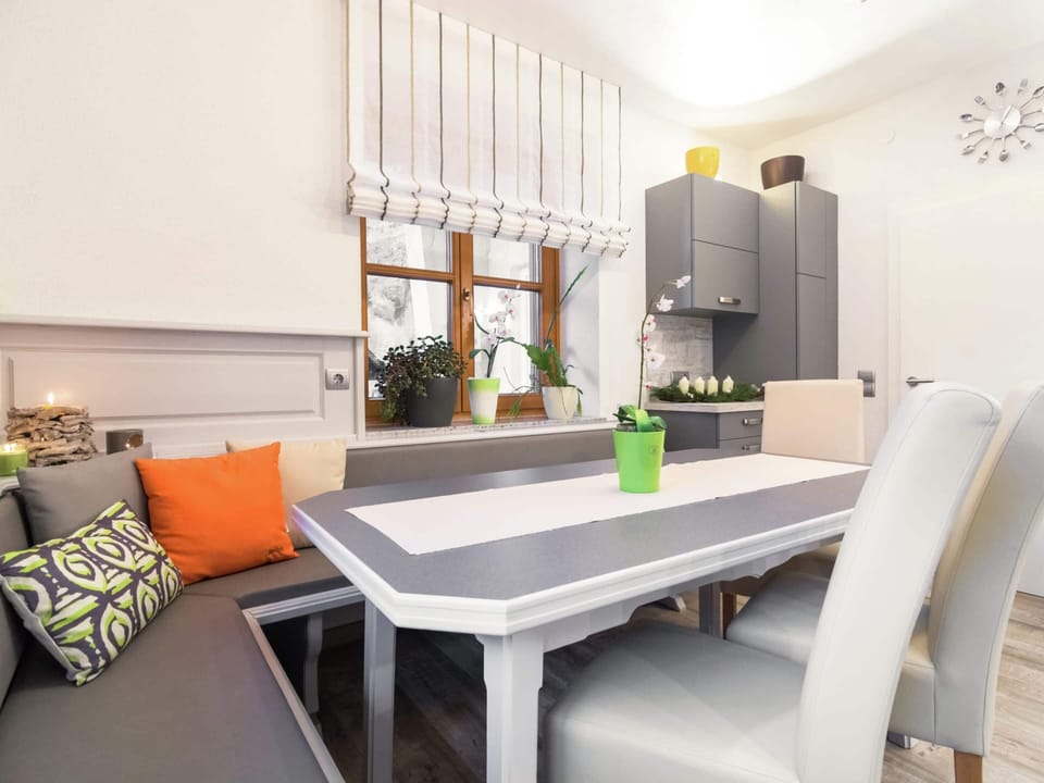 House | Dining