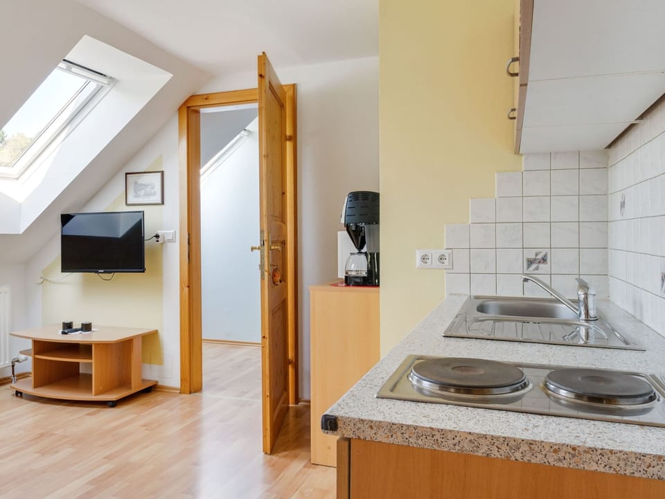 Apartment | Private kitchen | Cookware/dishes/utensils