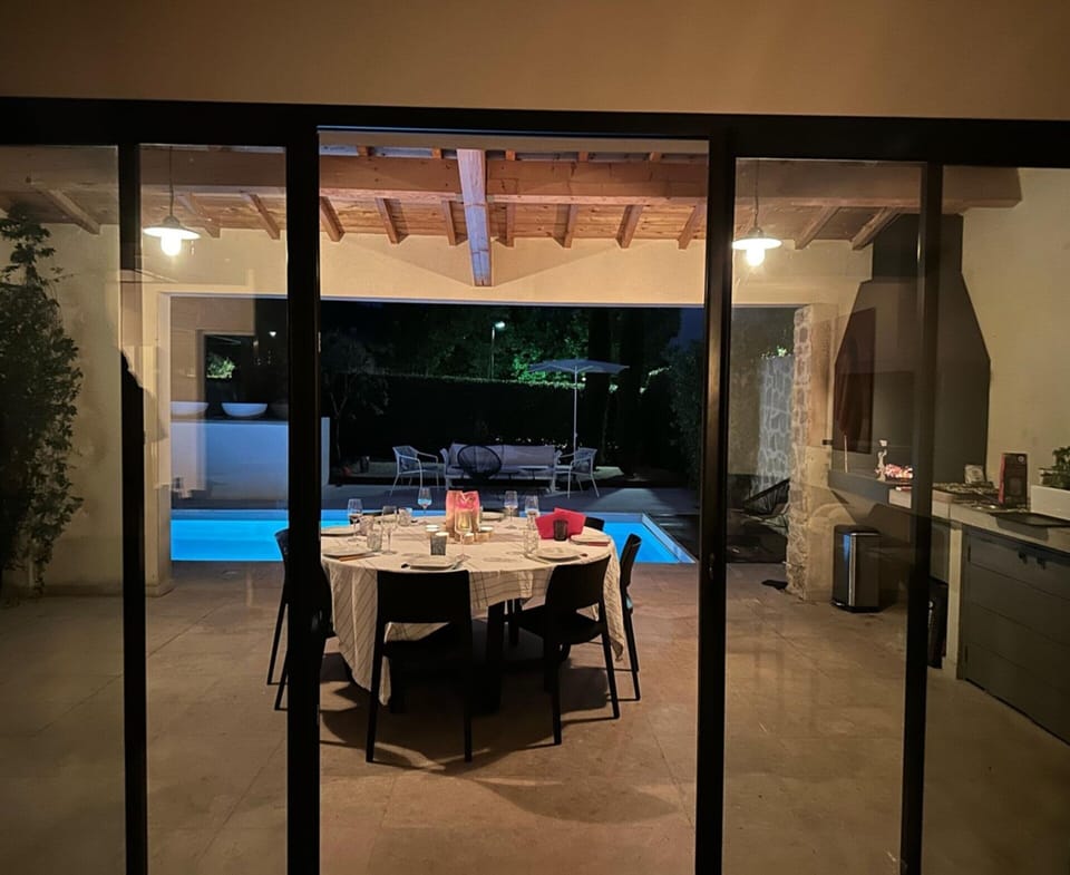 Villa | Dining