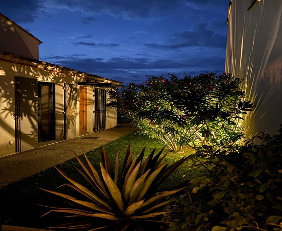 Villa | Garden