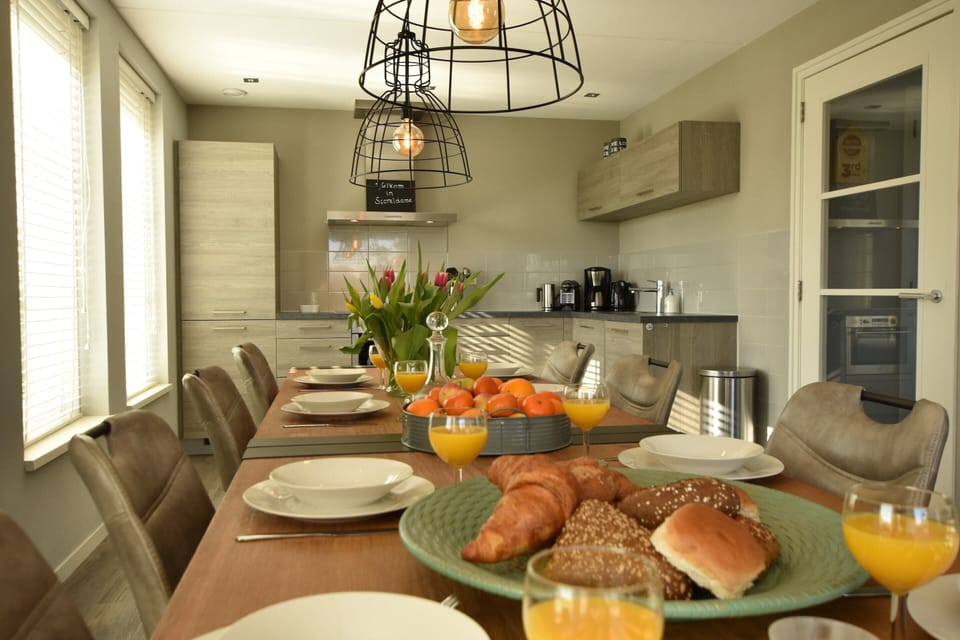 Villa | Dining