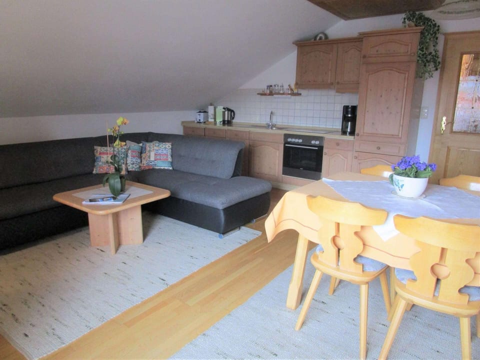 Apartment | Dining