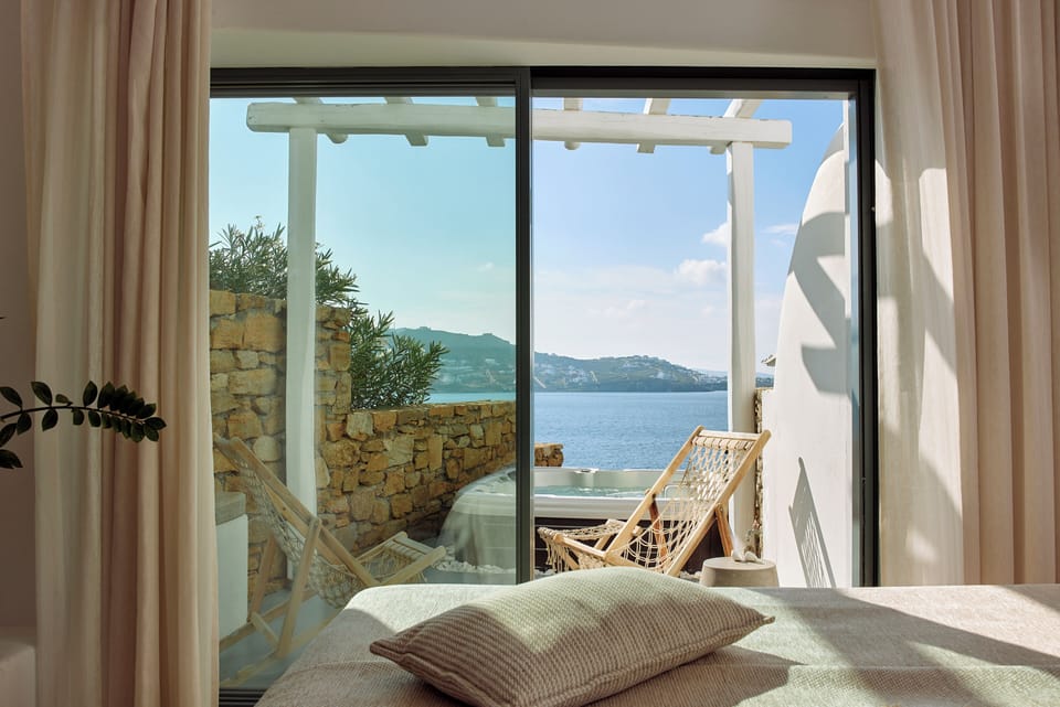 Signature Duplex, 2 Bedrooms, Hot Tub, Sea View | Premium bedding, minibar, in-room safe, laptop workspace