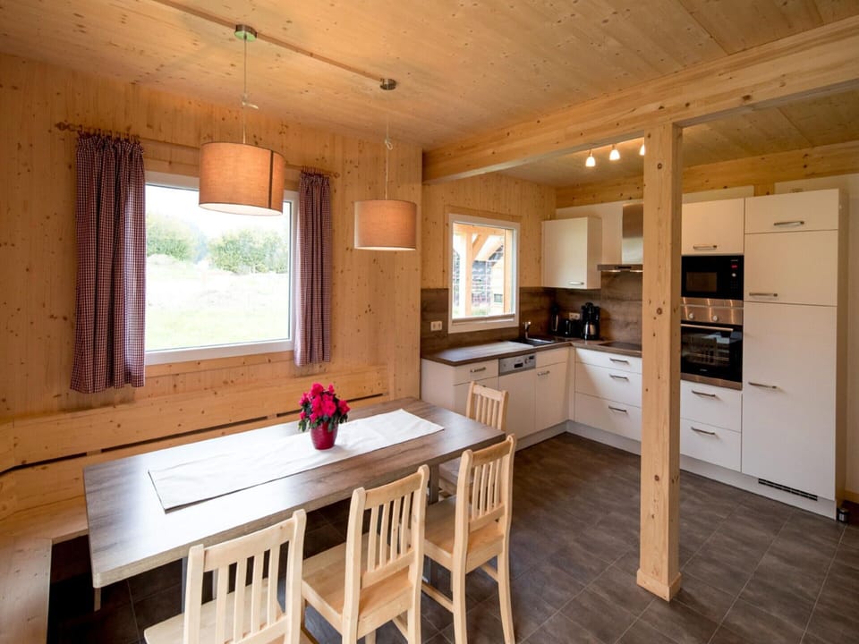 Chalet | Private kitchen | Highchair