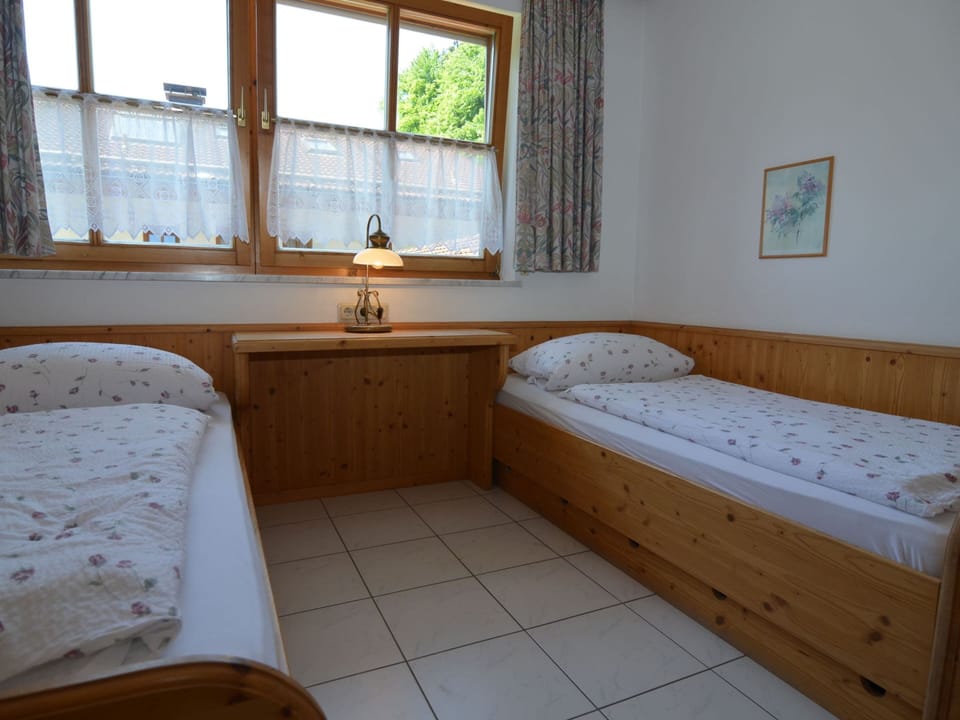 Apartment | 2 bedrooms, individually furnished, bed sheets