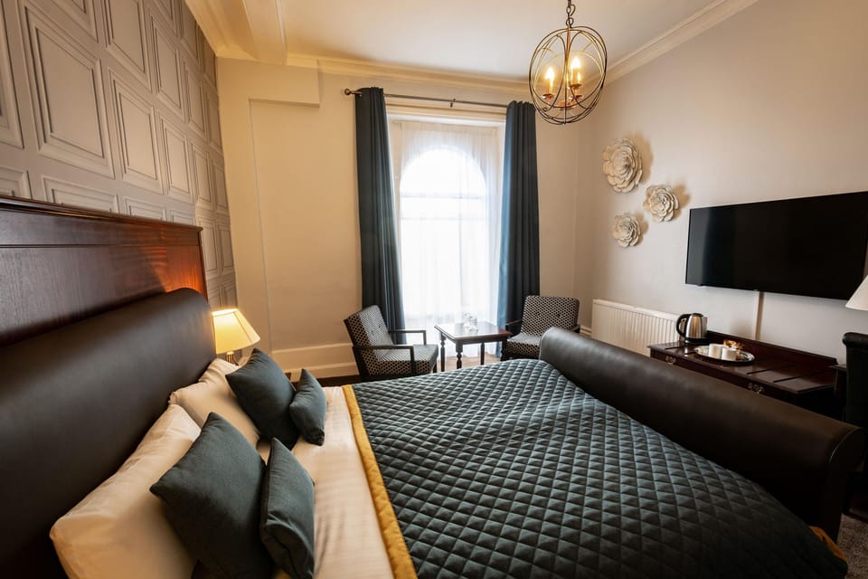 Executive Double Room | Desk, iron/ironing board, free WiFi, bed sheets