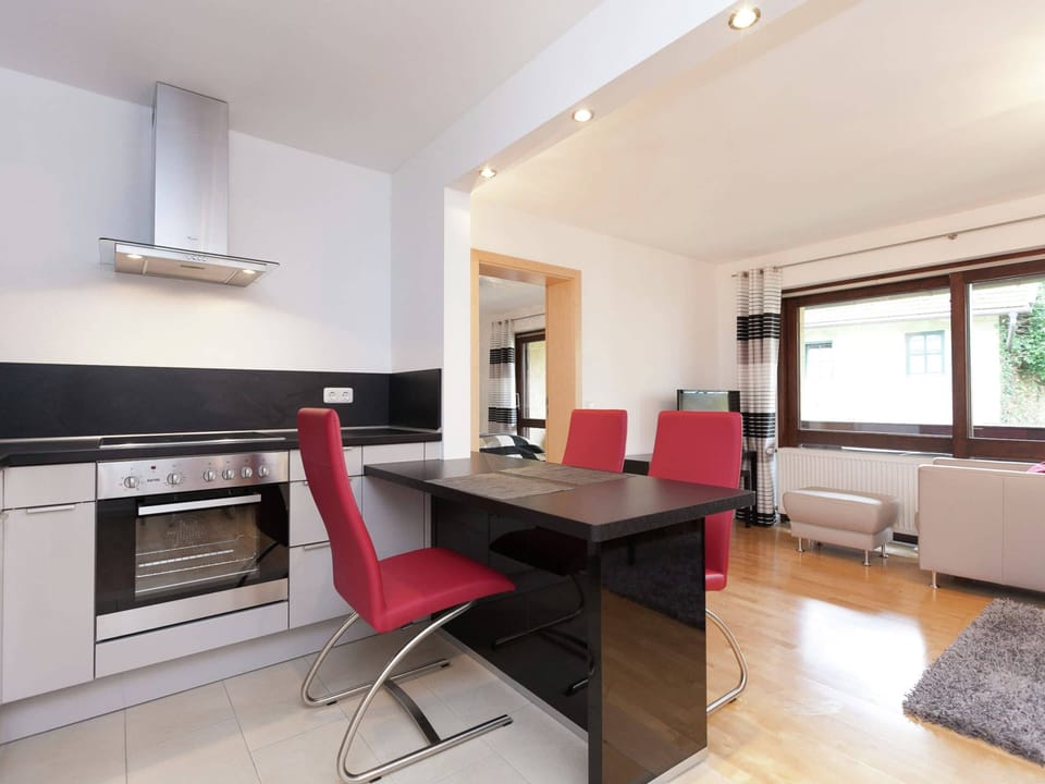 Apartment | Private kitchen | Cookware/dishes/utensils