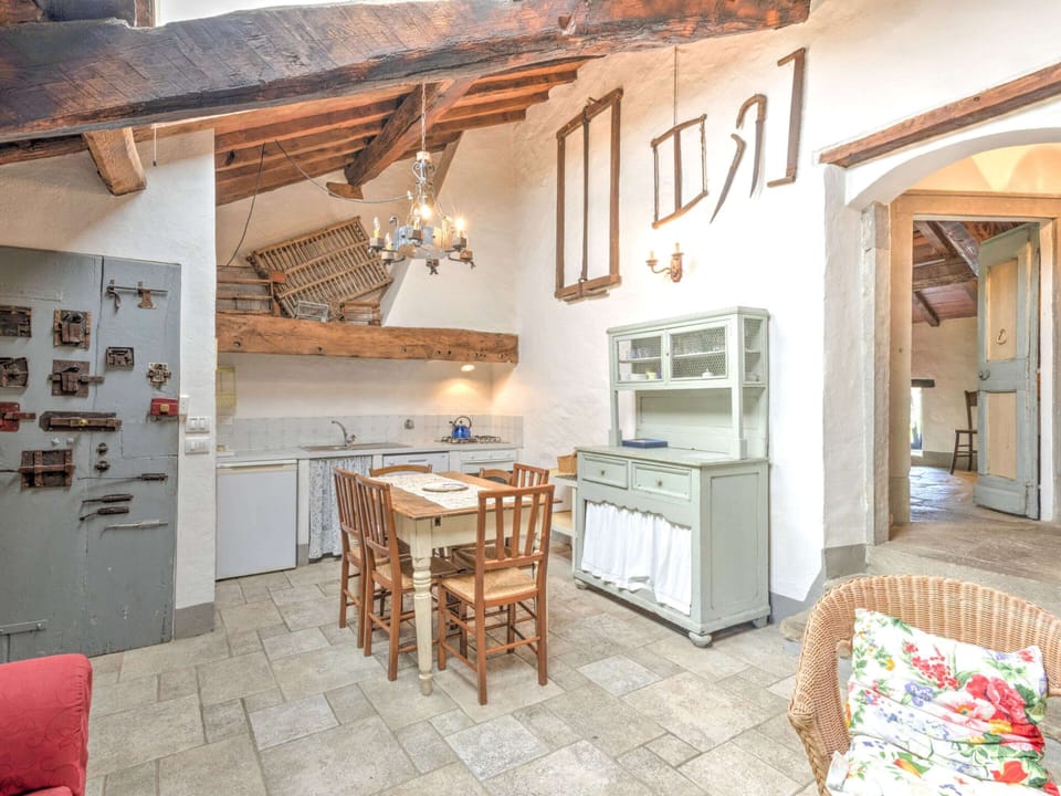 House | Dining