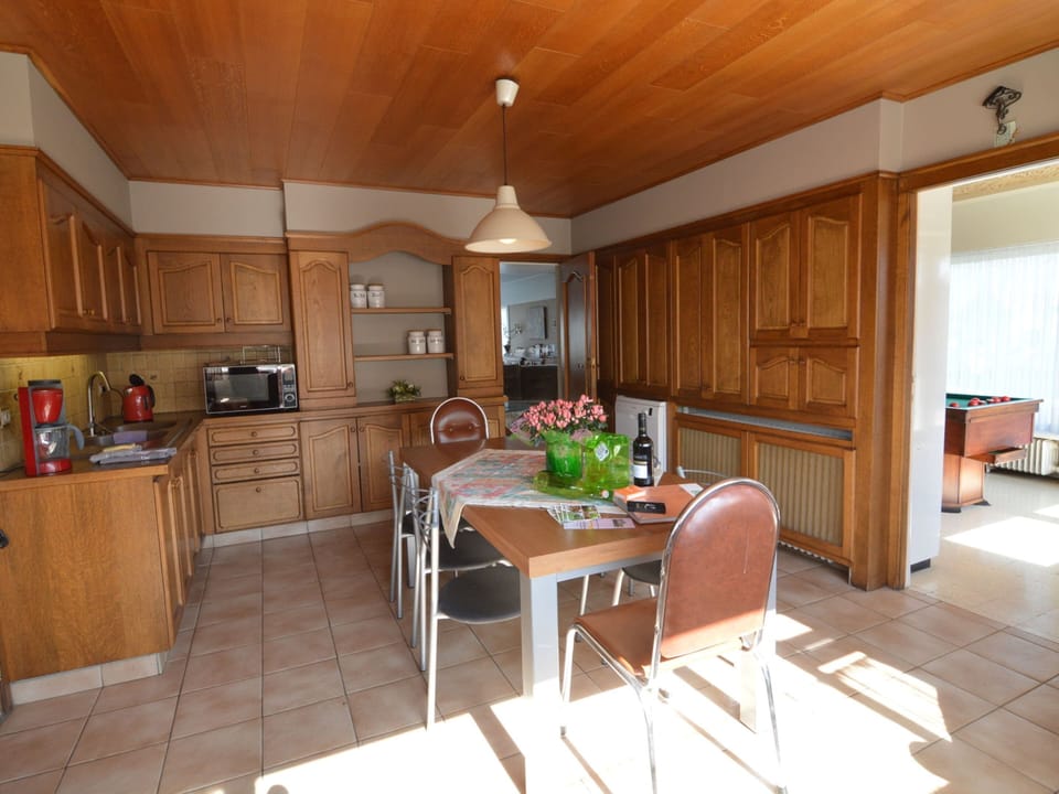 House | Private kitchen | Fridge, microwave, oven, highchair