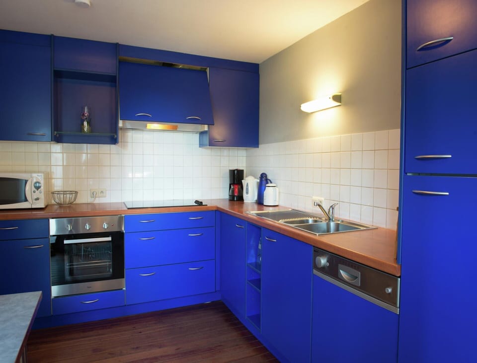 Cottage | Private kitchen | Highchair