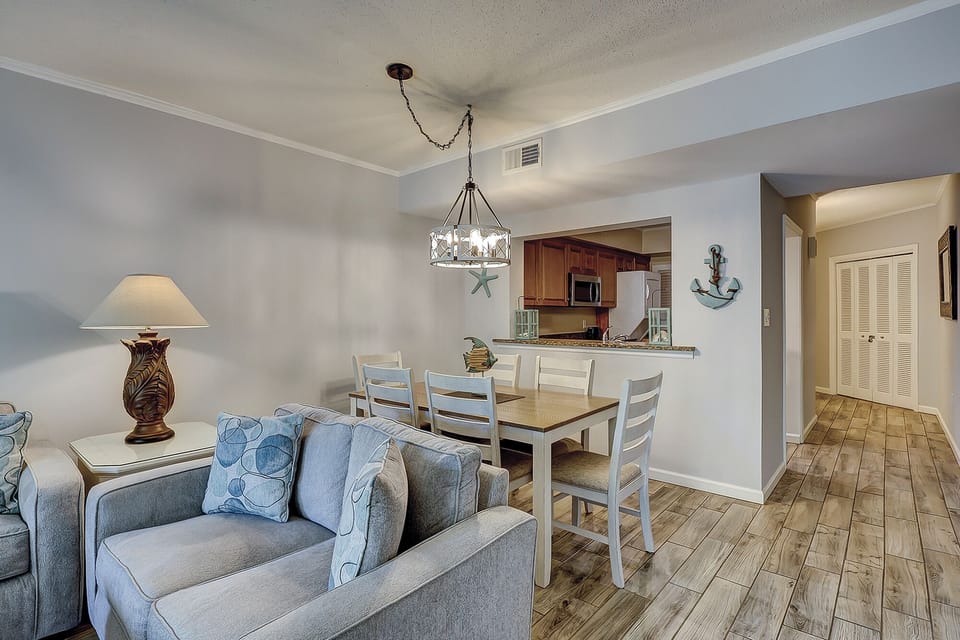 Living/Dining Area