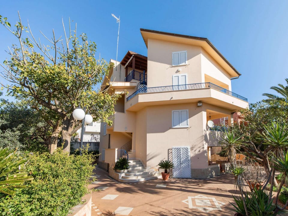House | Exterior