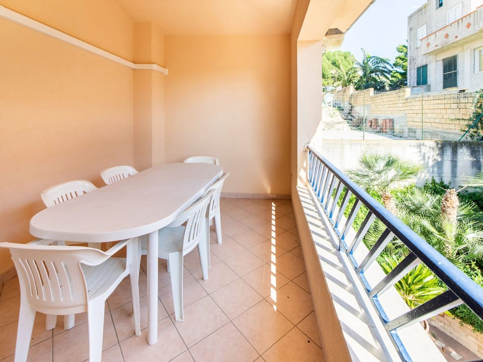 House | Balcony