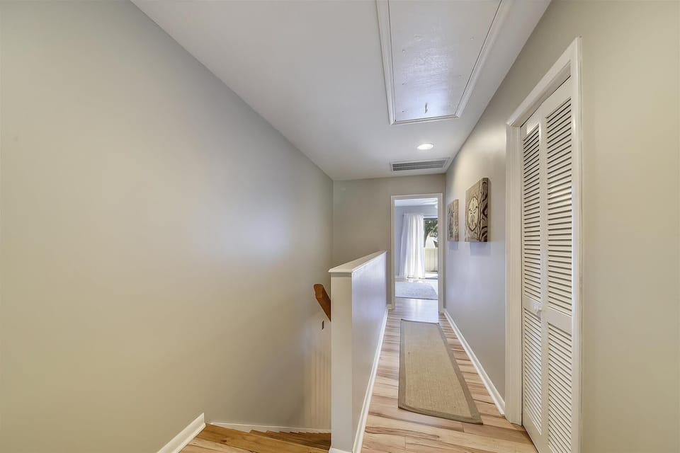 Upper Level-Hall